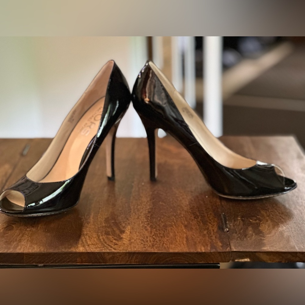 Genuine Michael Kor Peep Toe Heels